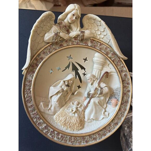 Sarah’s Angels Light Up Plate With Nativity - Tapestry 7.5” (19cm) - Picture 1 of 4